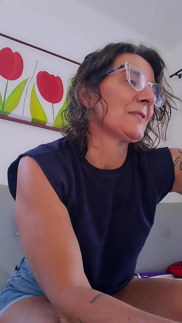 Bellaju on Cam4 