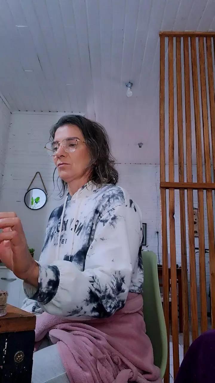 Bellaju on Cam4 