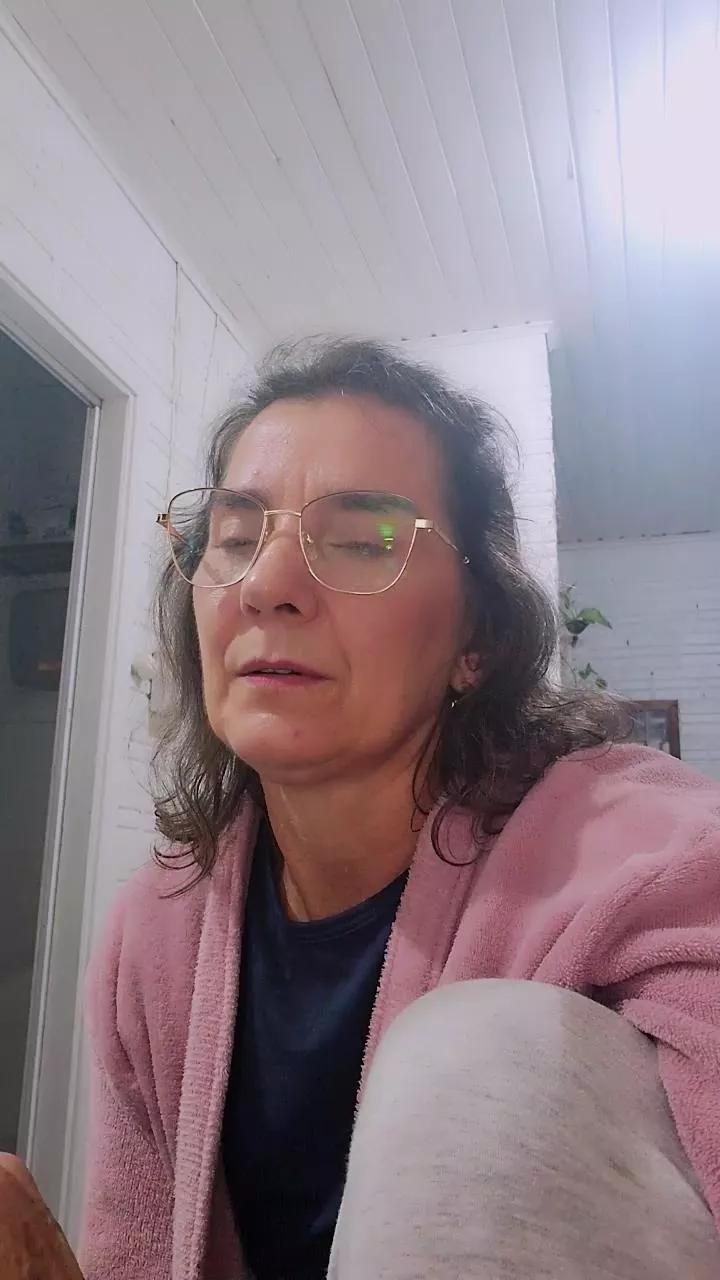 Bellaju on Cam4 