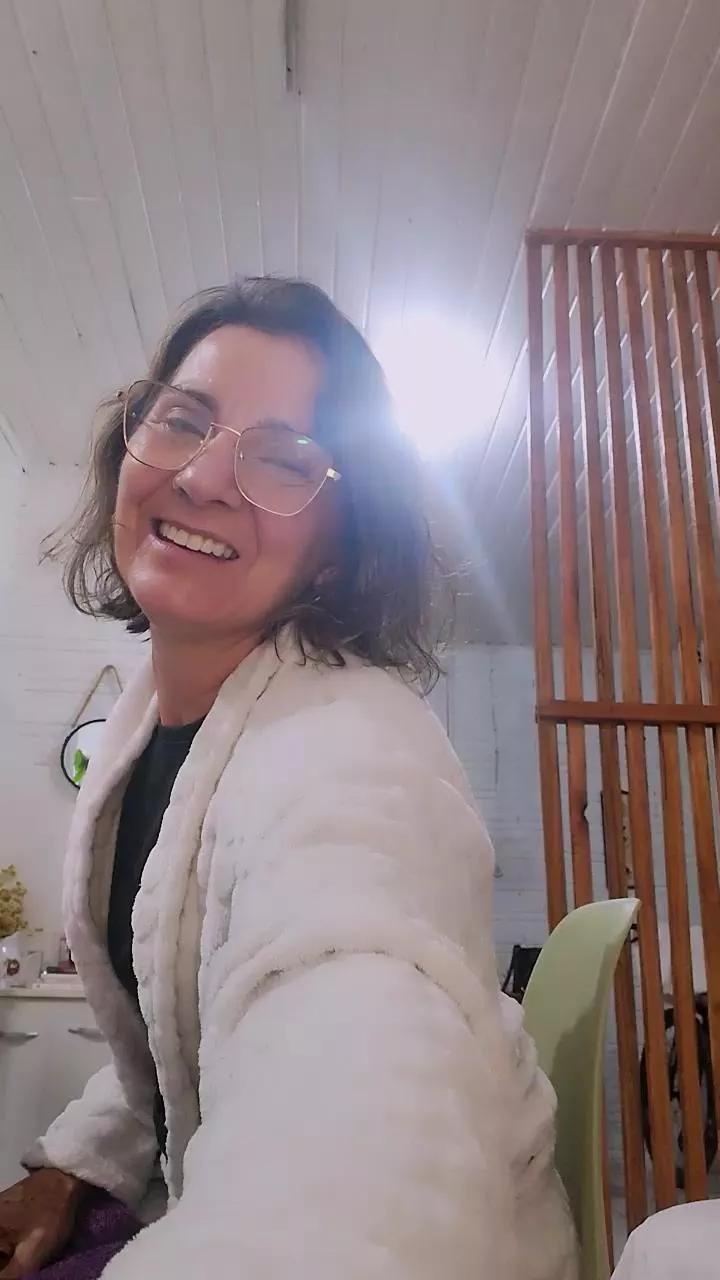 Bellaju on Cam4 