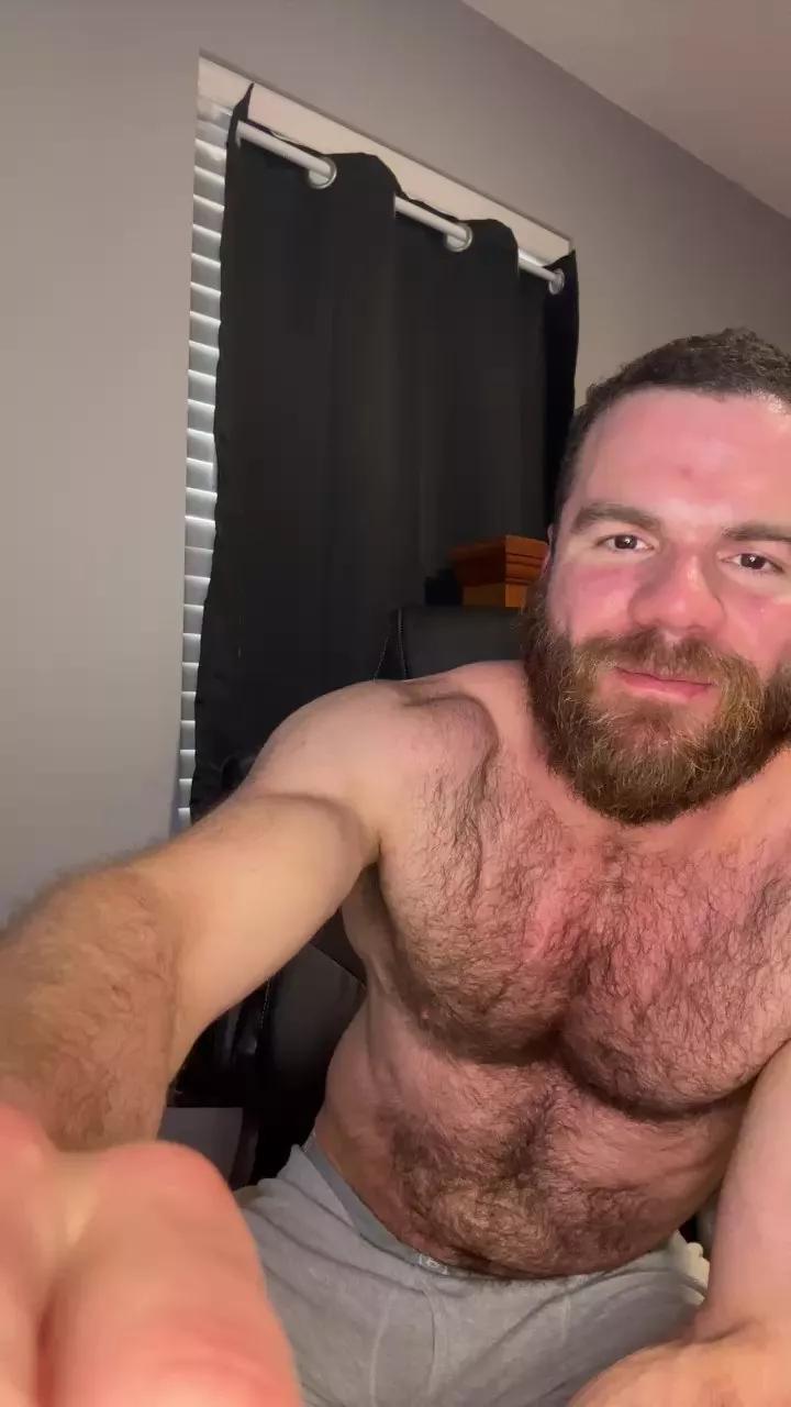 Bighairytopping on Cam4 