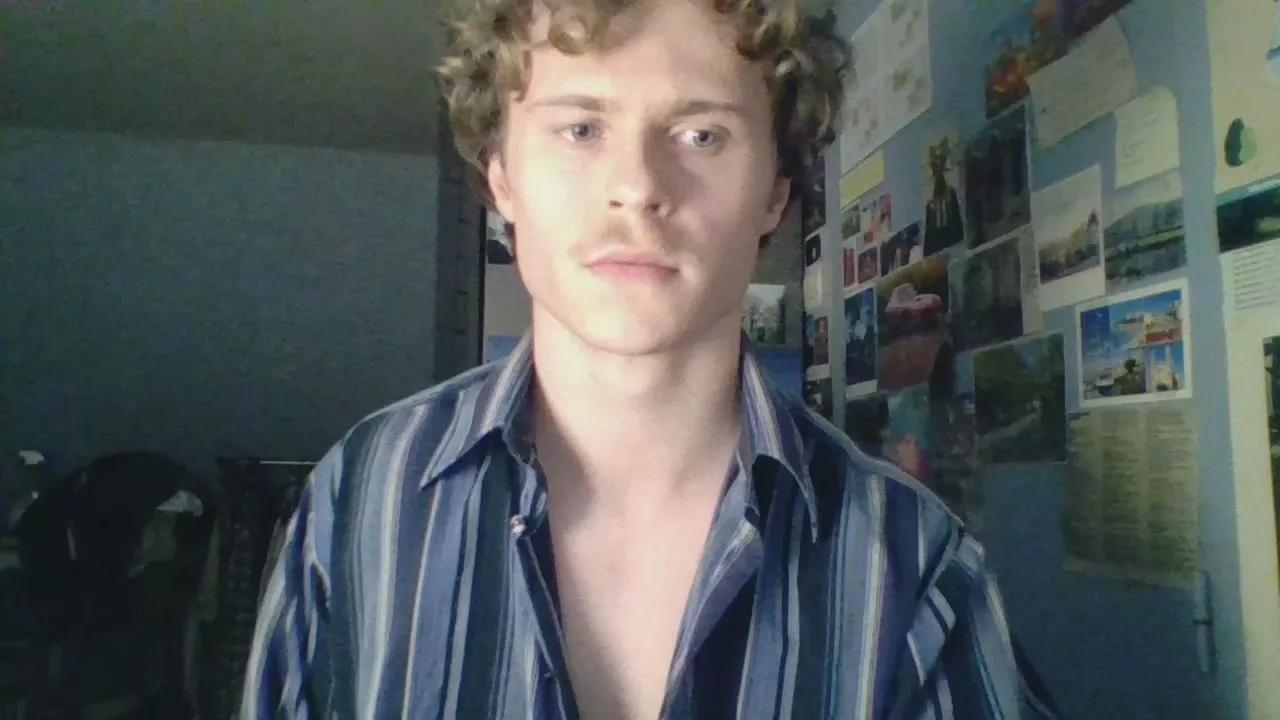 blondyguyyy on Cam4 