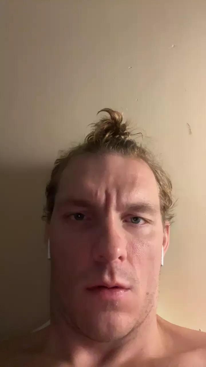 blueyedmonster on Cam4 