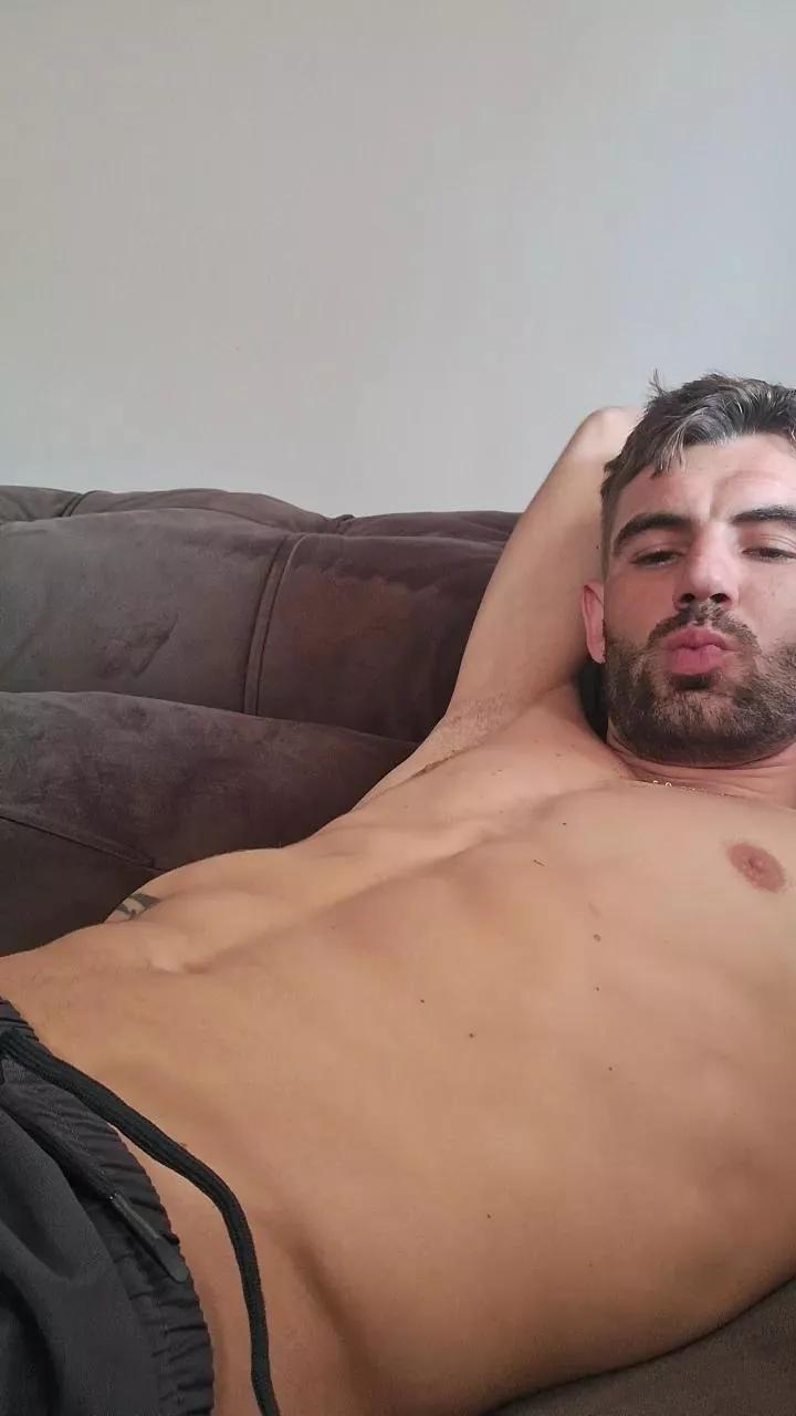 BryanTips on Cam4 