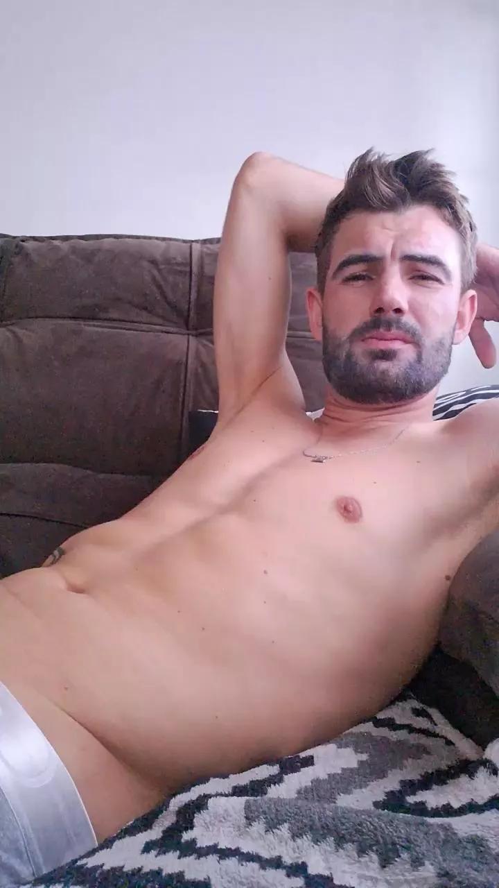 BryanTips on Cam4 