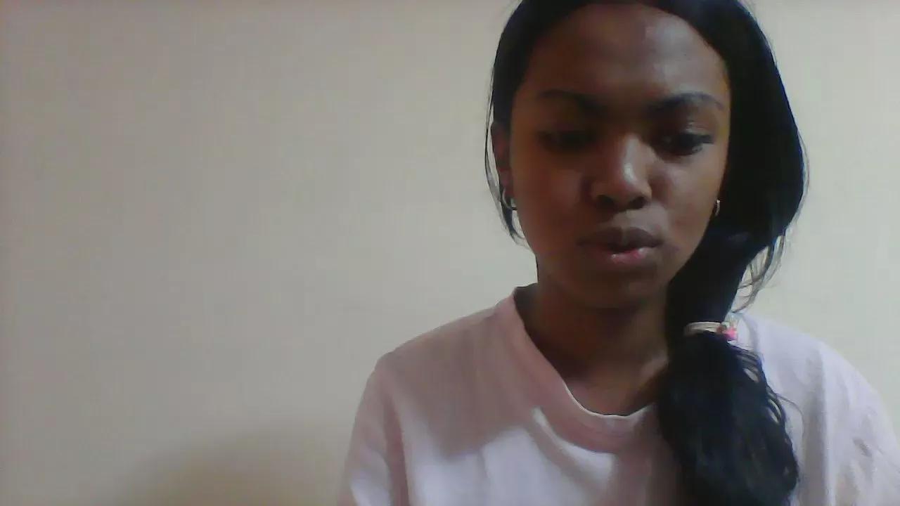 Candia00 on Cam4 