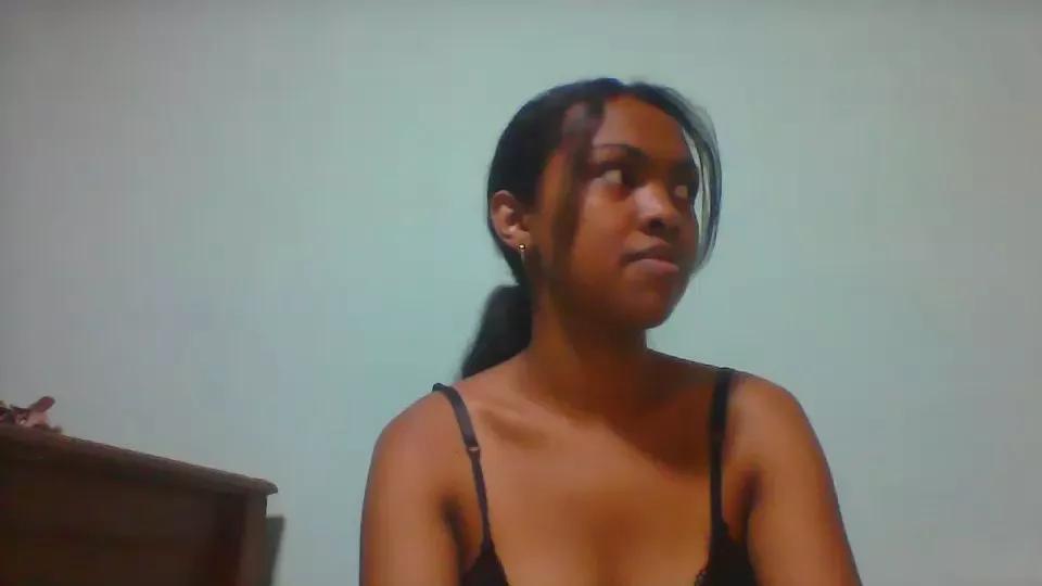 Candia00 on Cam4 