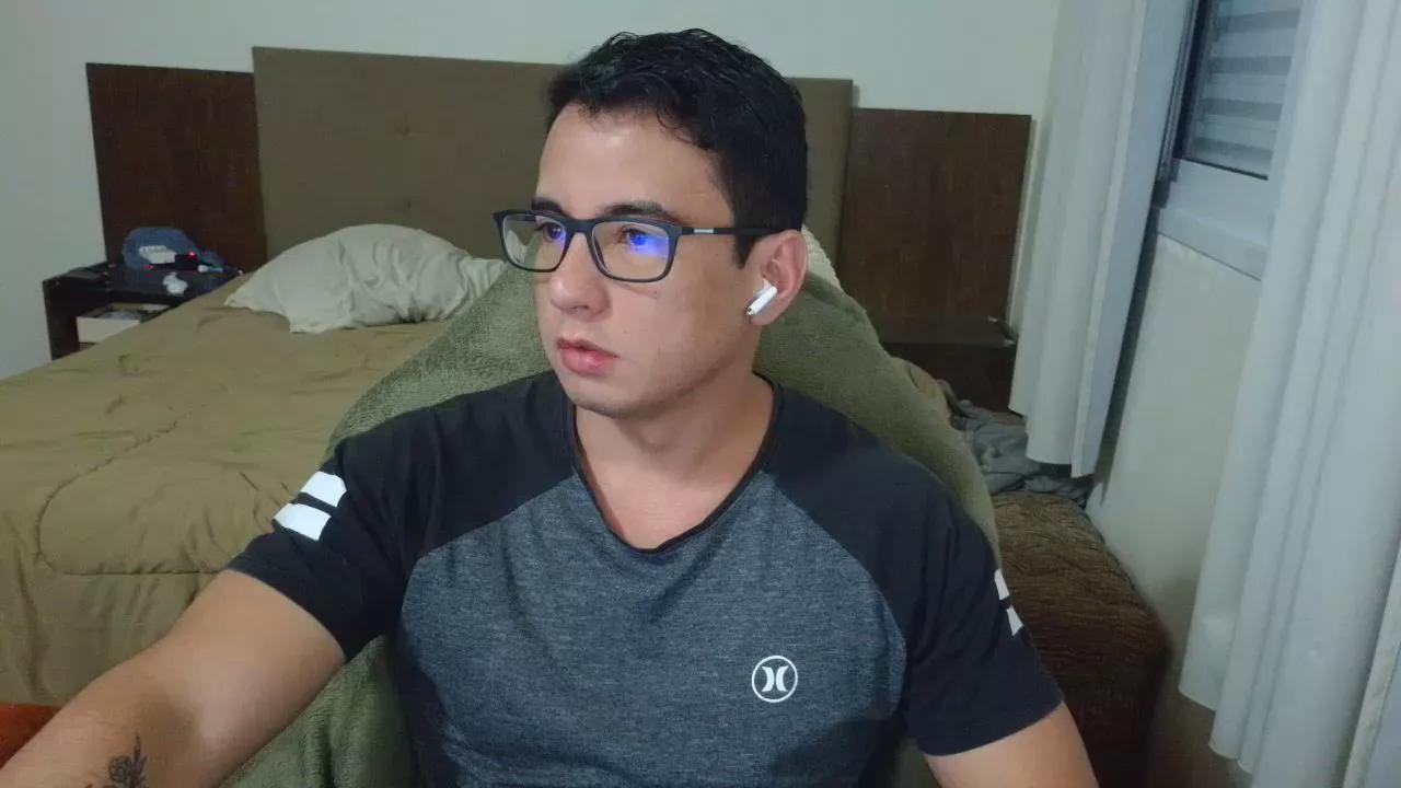 carloskom on Cam4 