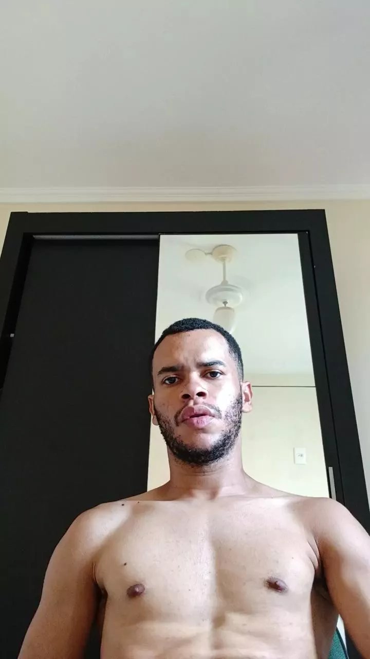 Offline Carlosxntos on Cam4