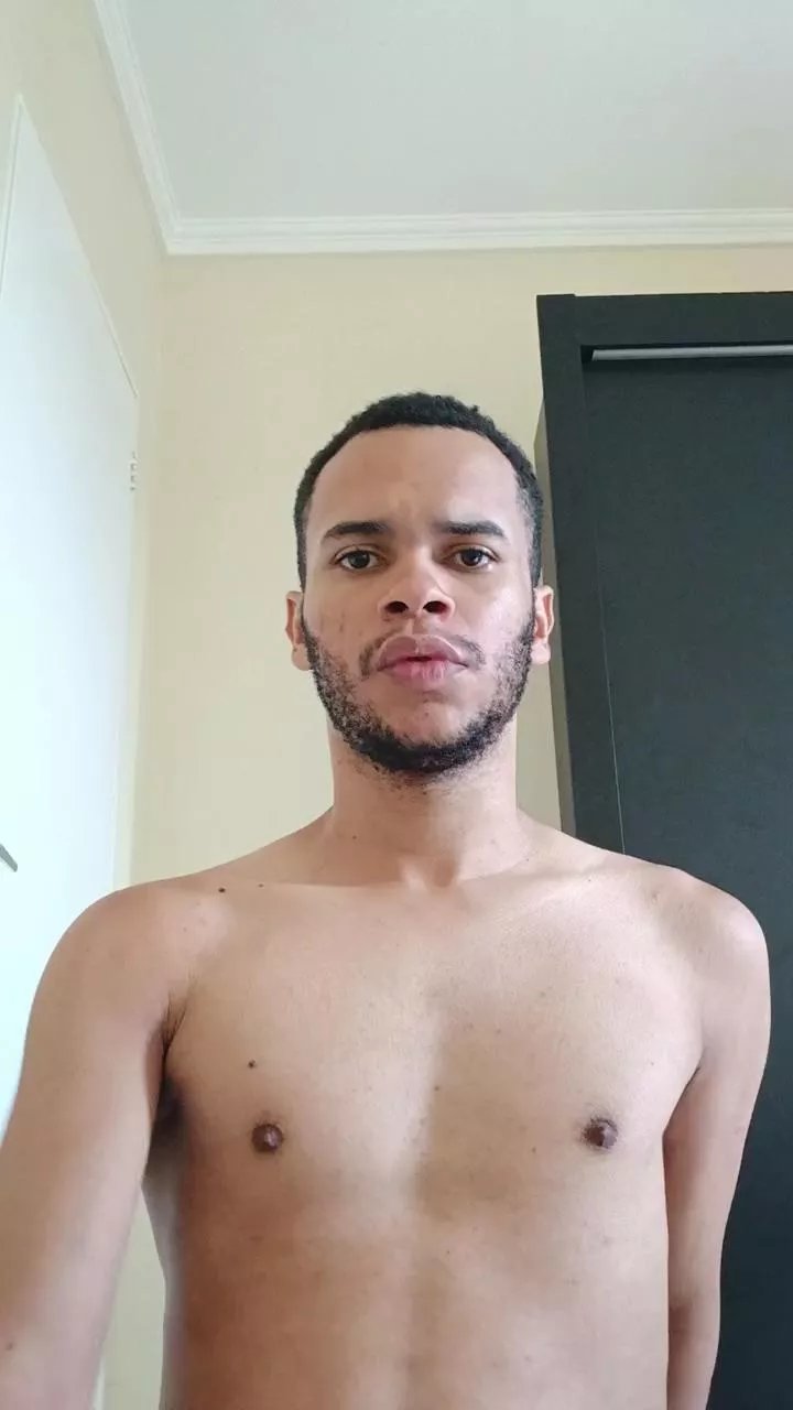 Offline Carlosxntos on Cam4