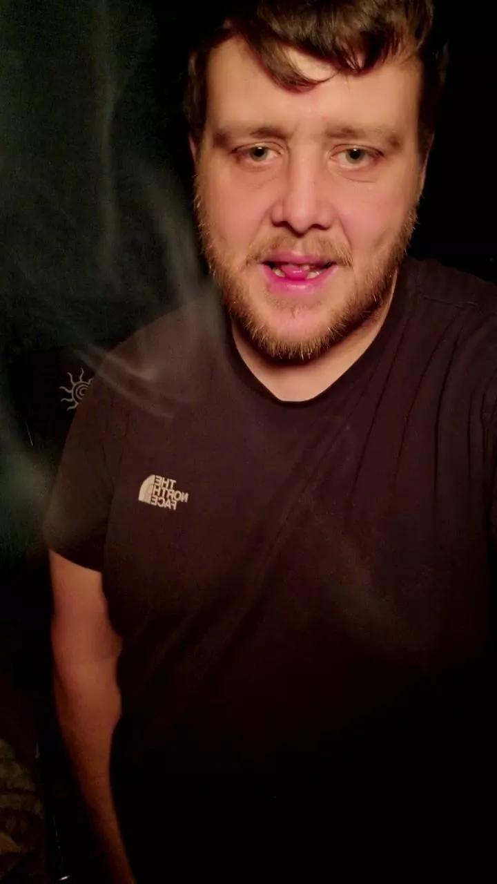 Chavbear on Cam4 