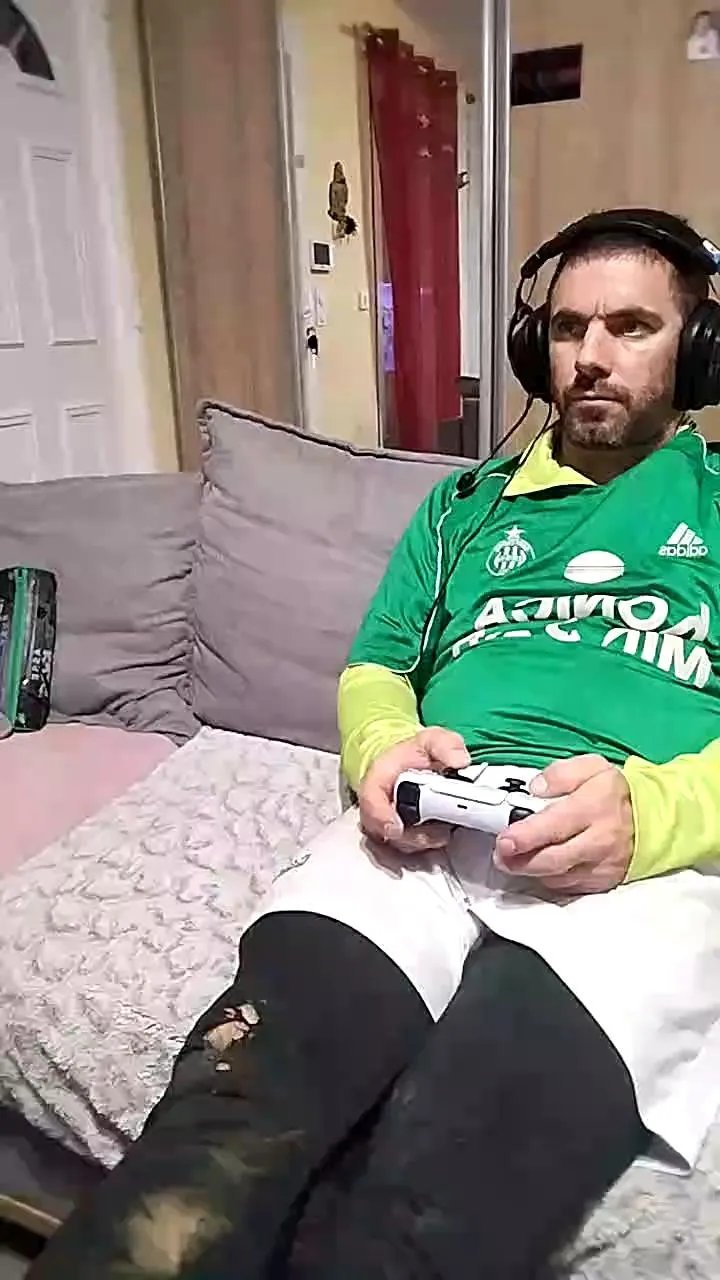 Offline coco4225 on Cam4