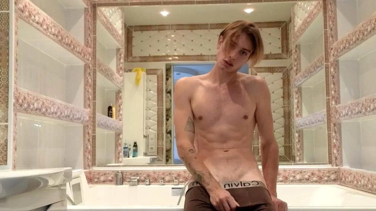 cryptongood on Cam4 