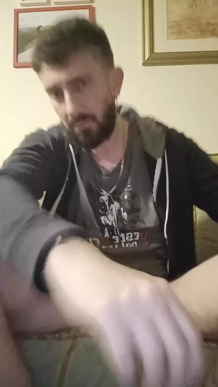 Offline Css85 on Cam4