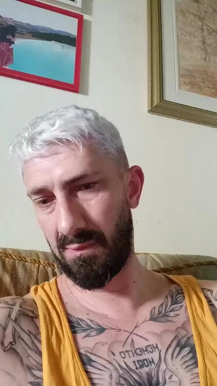 Offline Css85 on Cam4