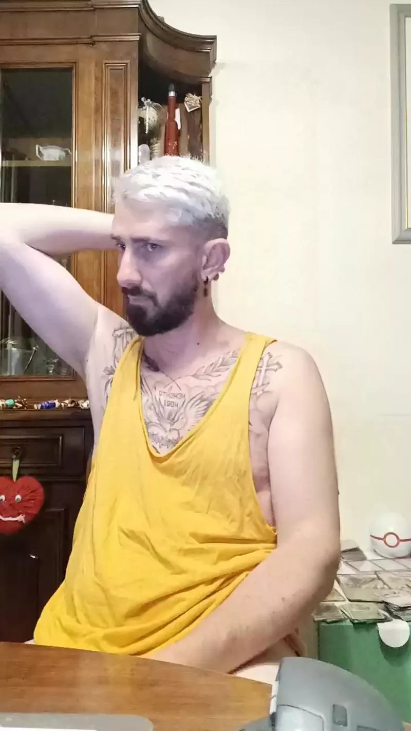 Offline Css85 on Cam4