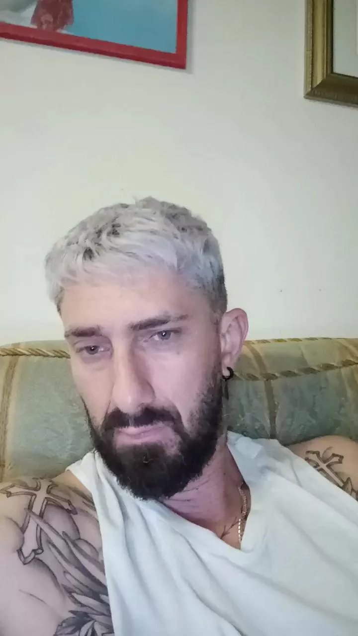 Offline Css85 on Cam4