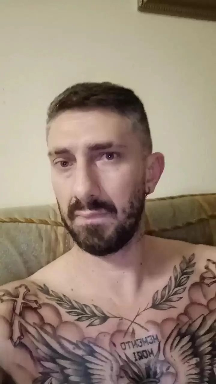 Offline Css85 on Cam4