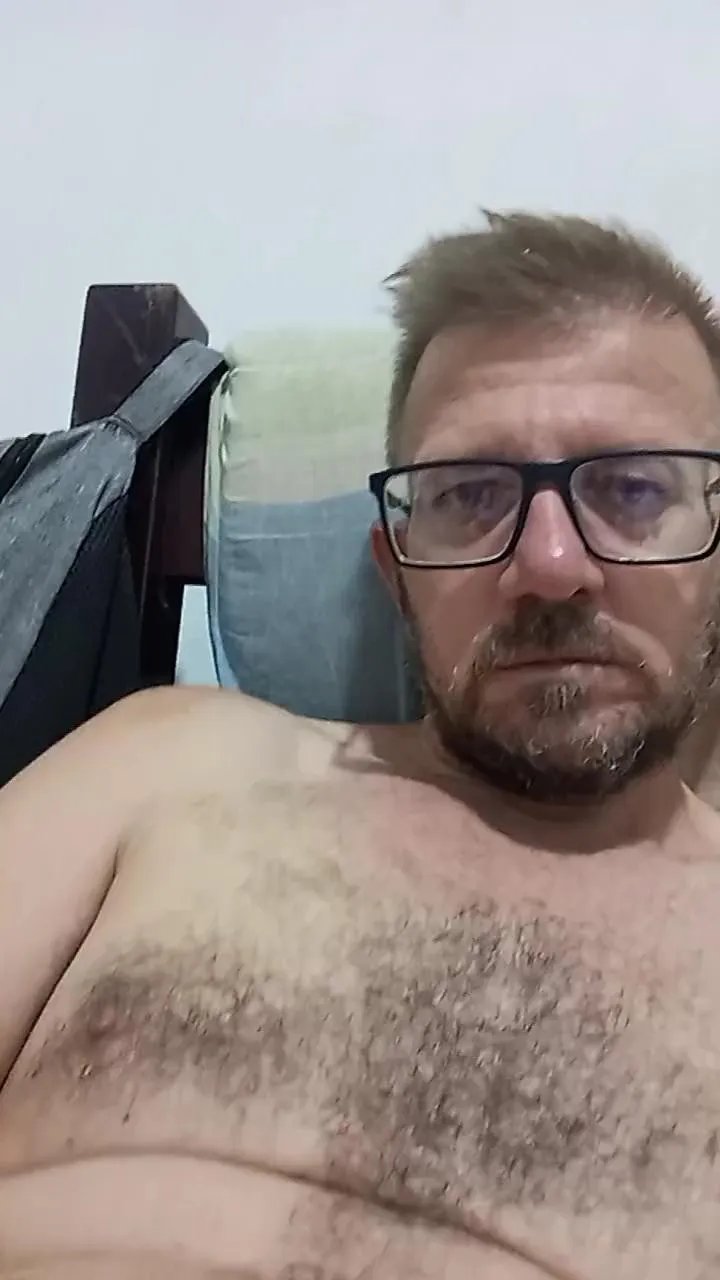 Offline daguia72 on Cam4