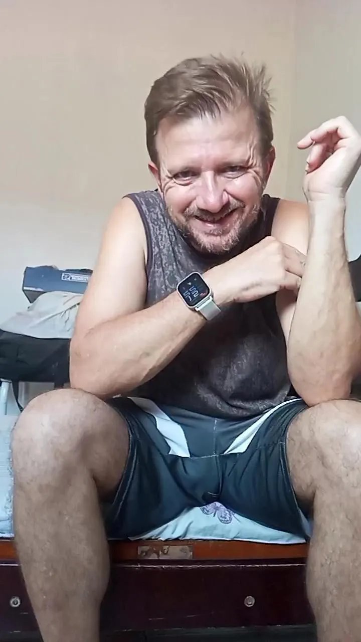 Offline daguia72 on Cam4