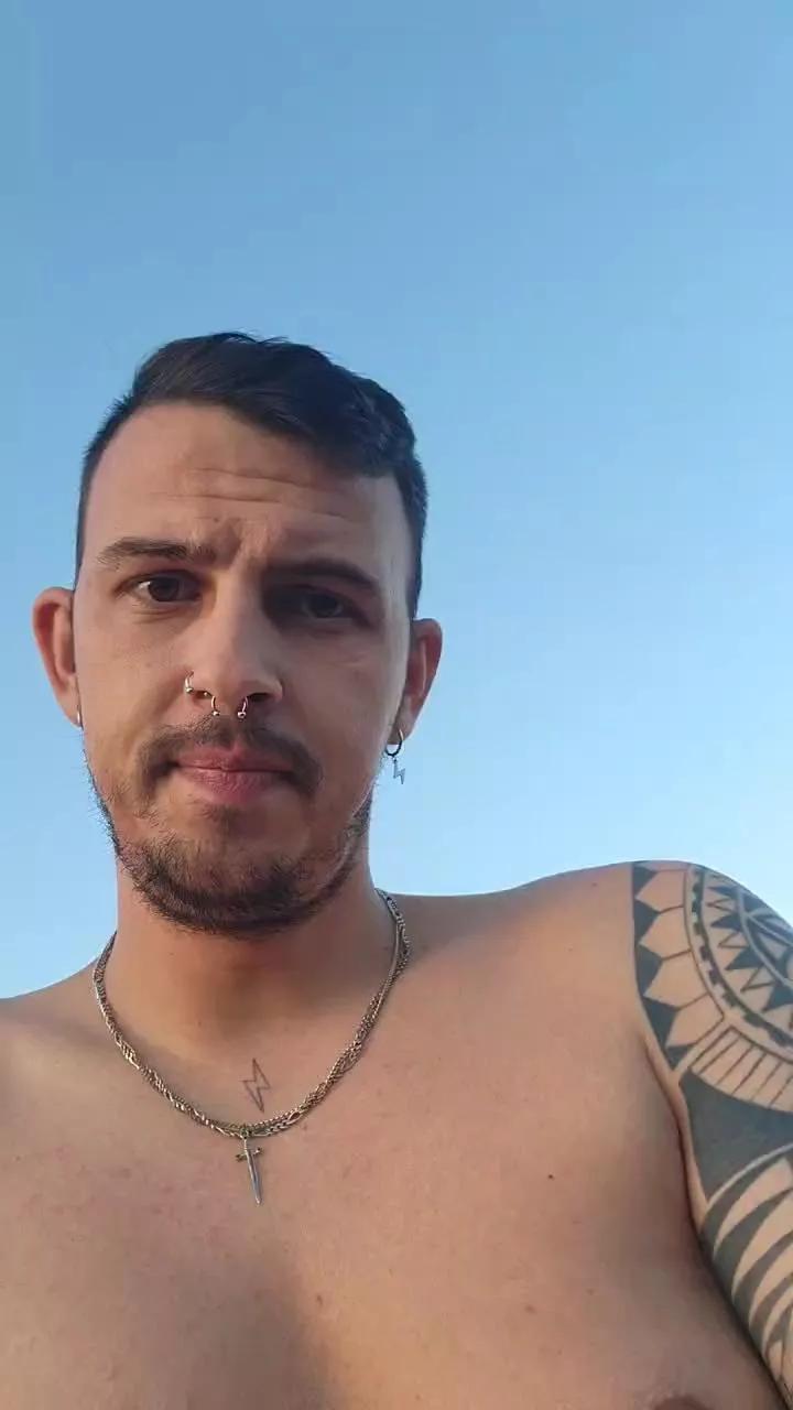 danib18 on Cam4 