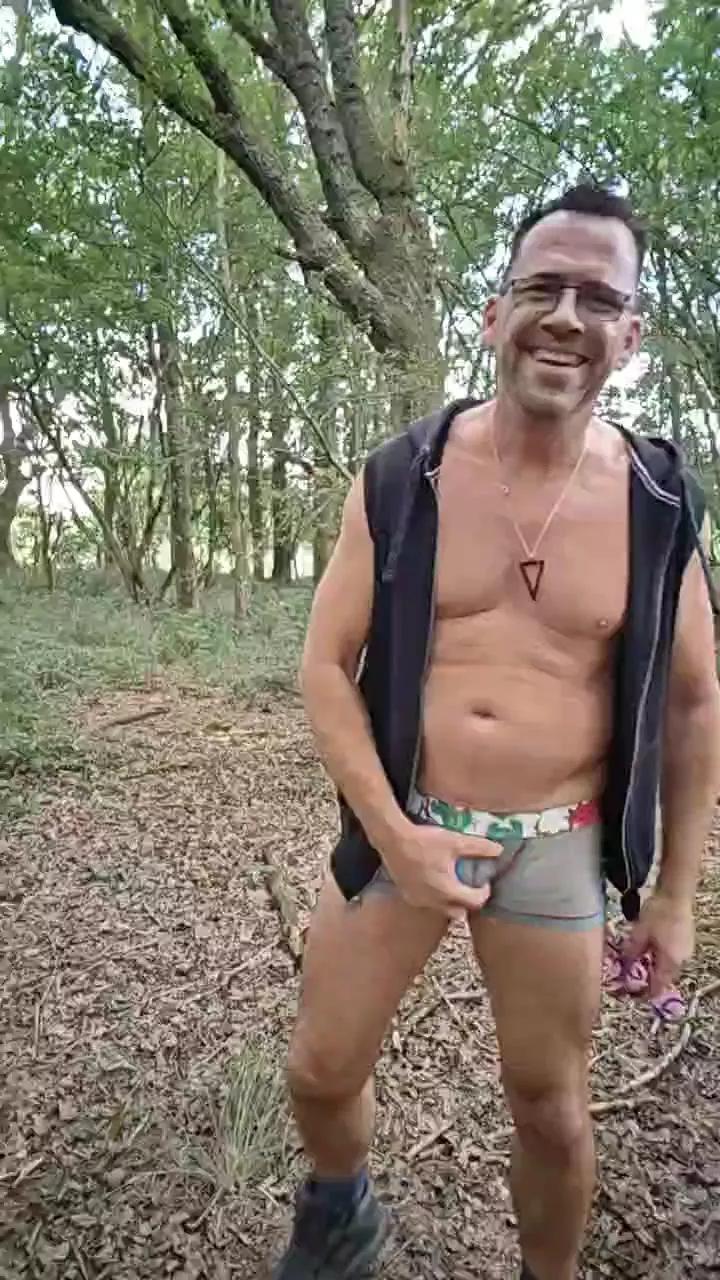 dave_naked on Cam4 