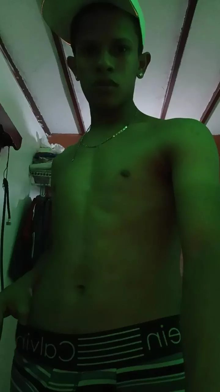 Offline Dirty_fullhappy on Cam4