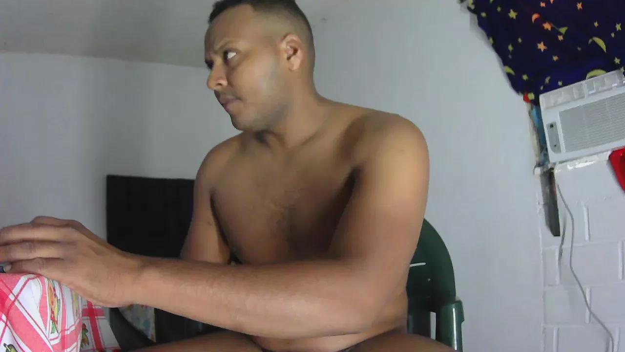 Dirtypig_boys22 on Cam4 