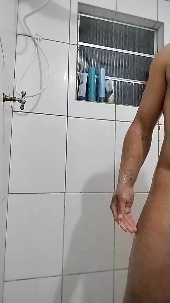 Dougzin444 on Cam4 