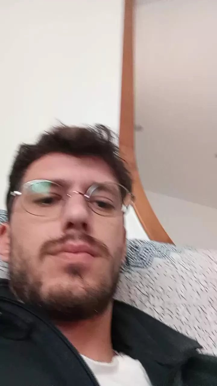 Offline Ehiyo on Cam4