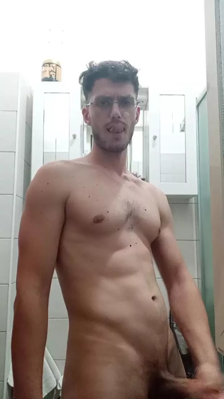 Offline Ehiyo on Cam4