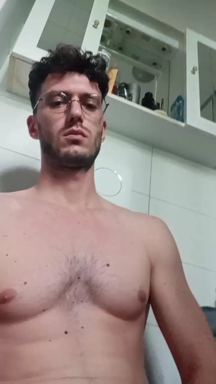 Offline Ehiyo on Cam4