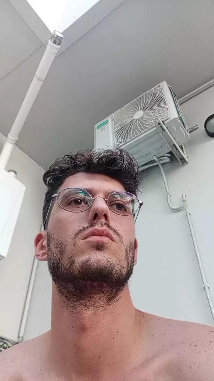 Offline Ehiyo on Cam4