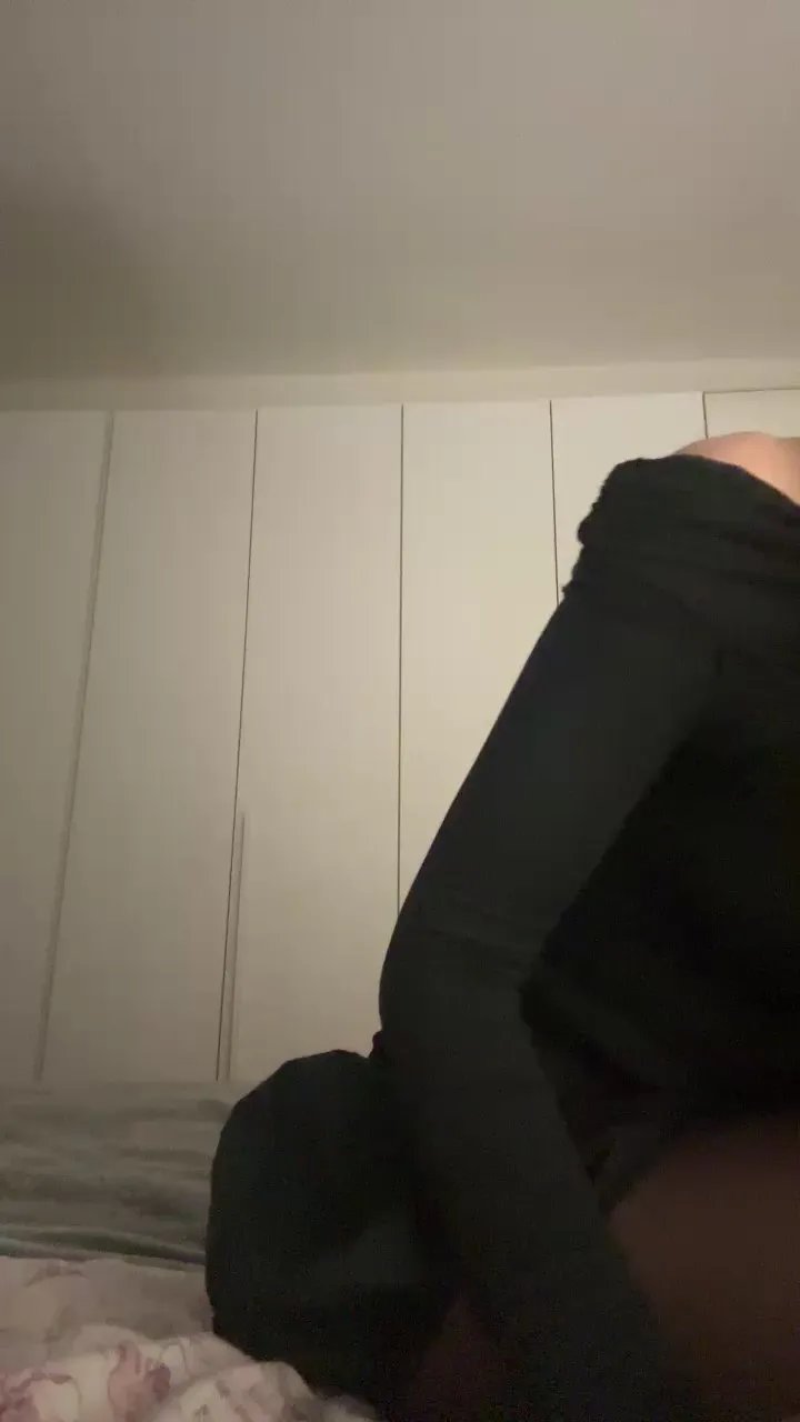 Offline Elisabettafoor on Cam4