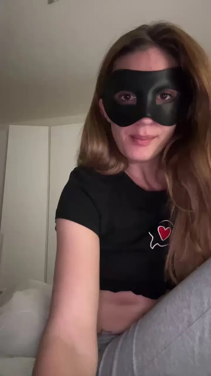 Offline Elisabettafoor on Cam4