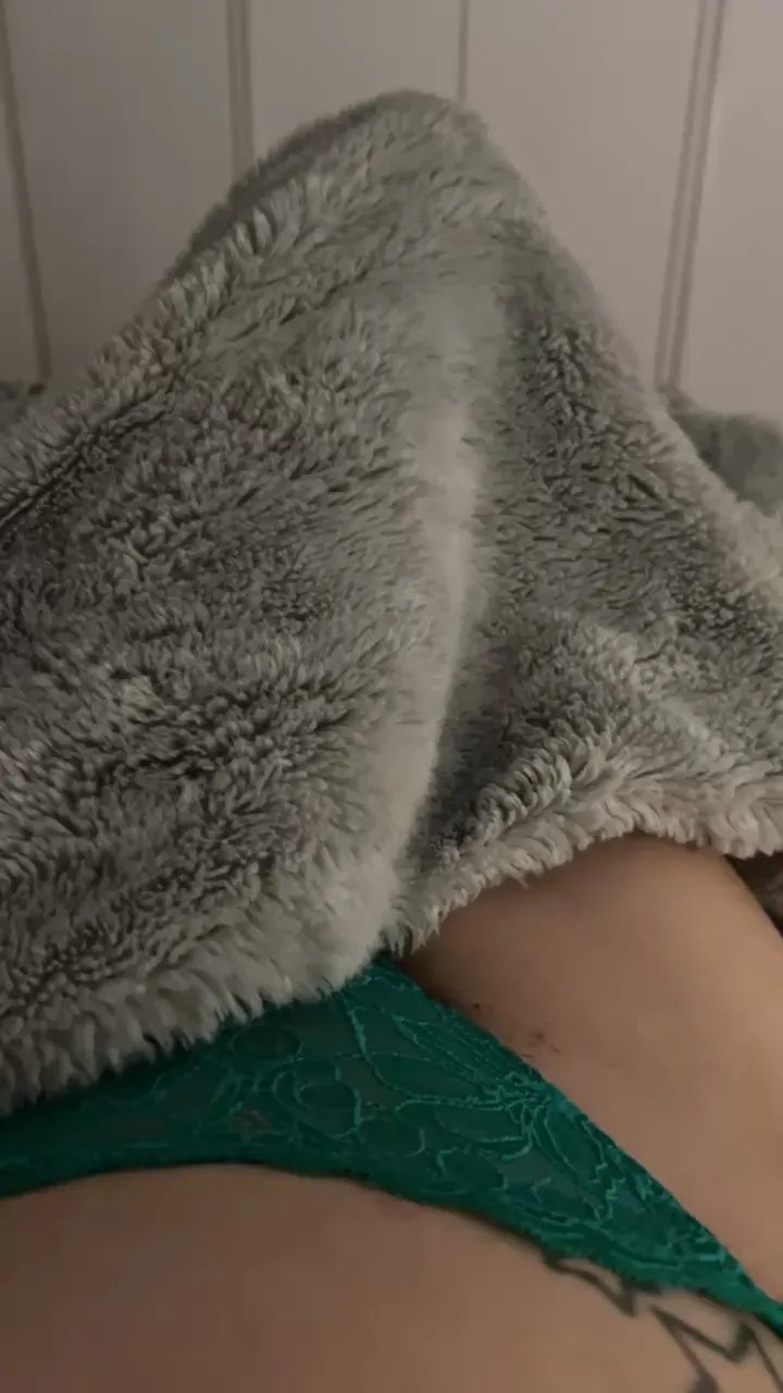 Offline Elisabettafoor on Cam4