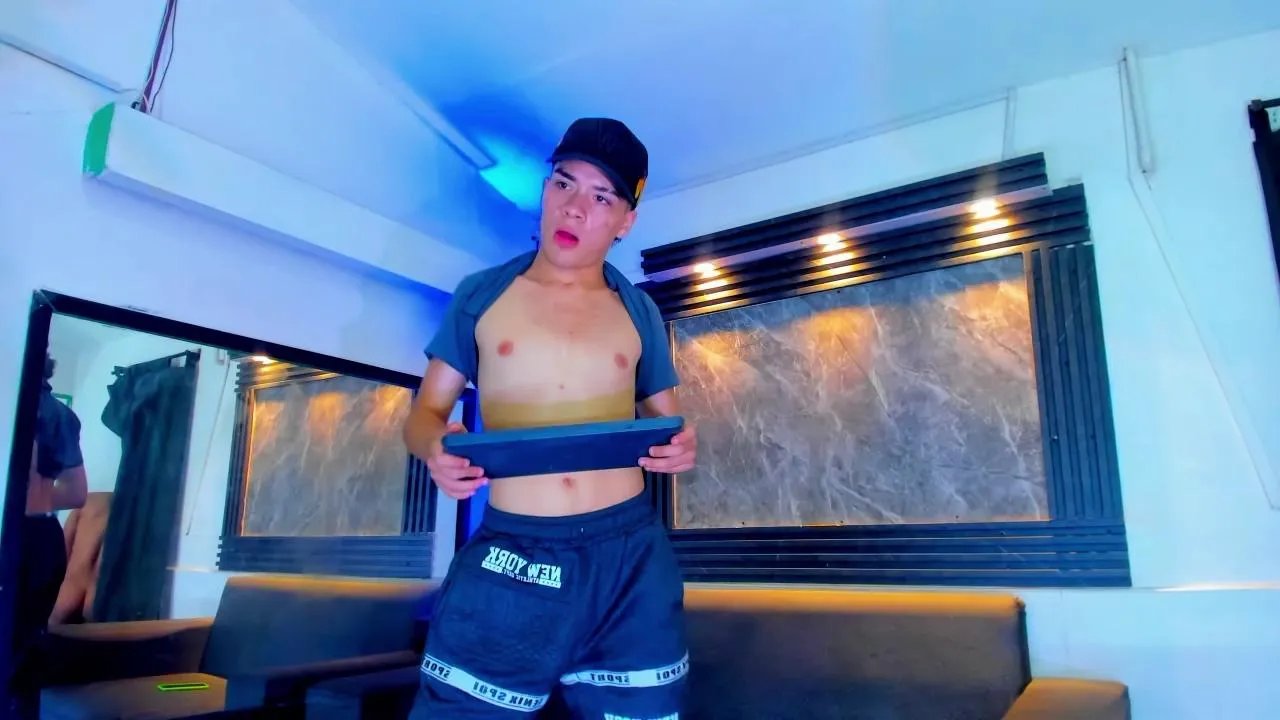 Offline firends_dream on Cam4