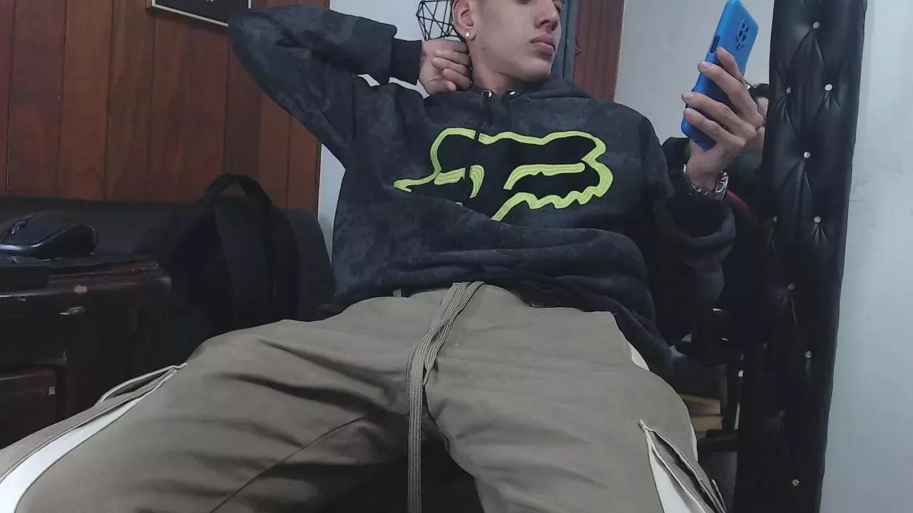 GaboReyes on Cam4 