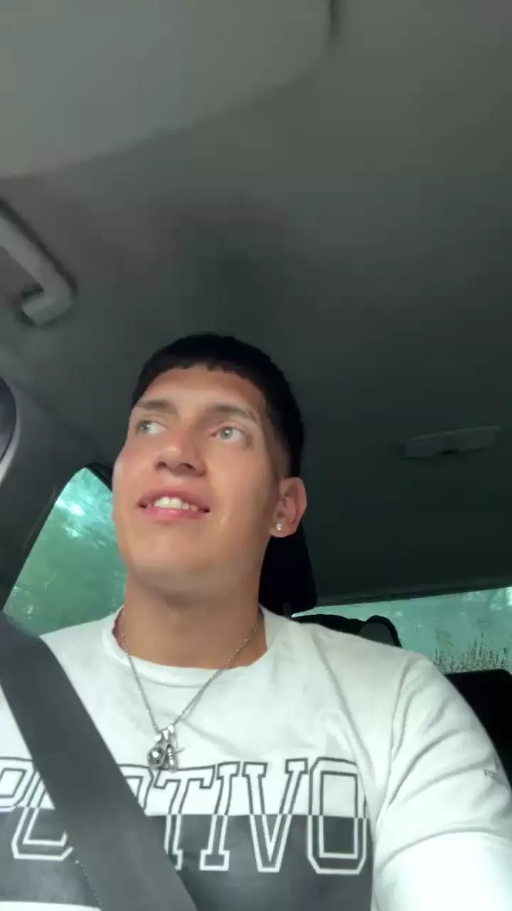 Offline Gabr1996 on Cam4