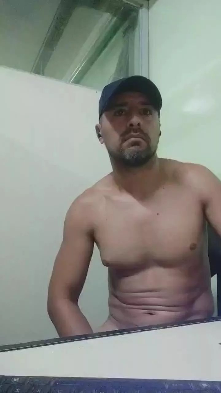 Offline gabriel4575 on Cam4