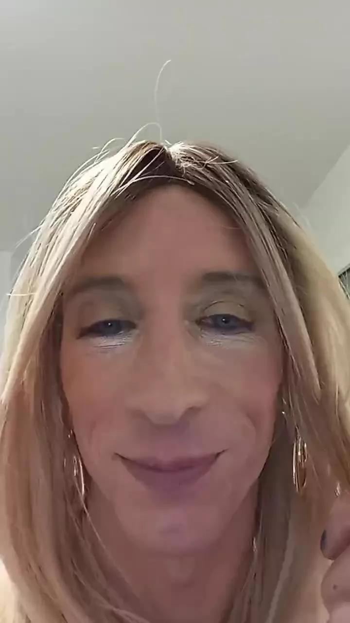Gabrielle2569 on Cam4 