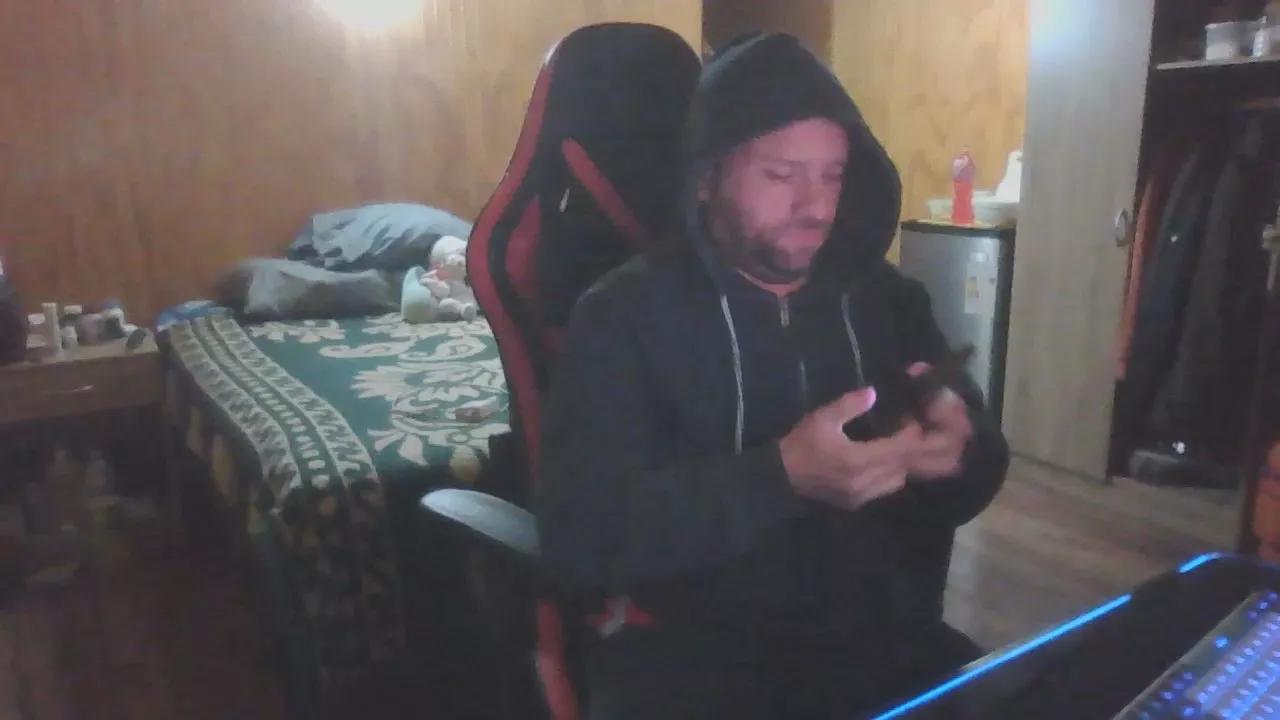 Giingz22 on Cam4 