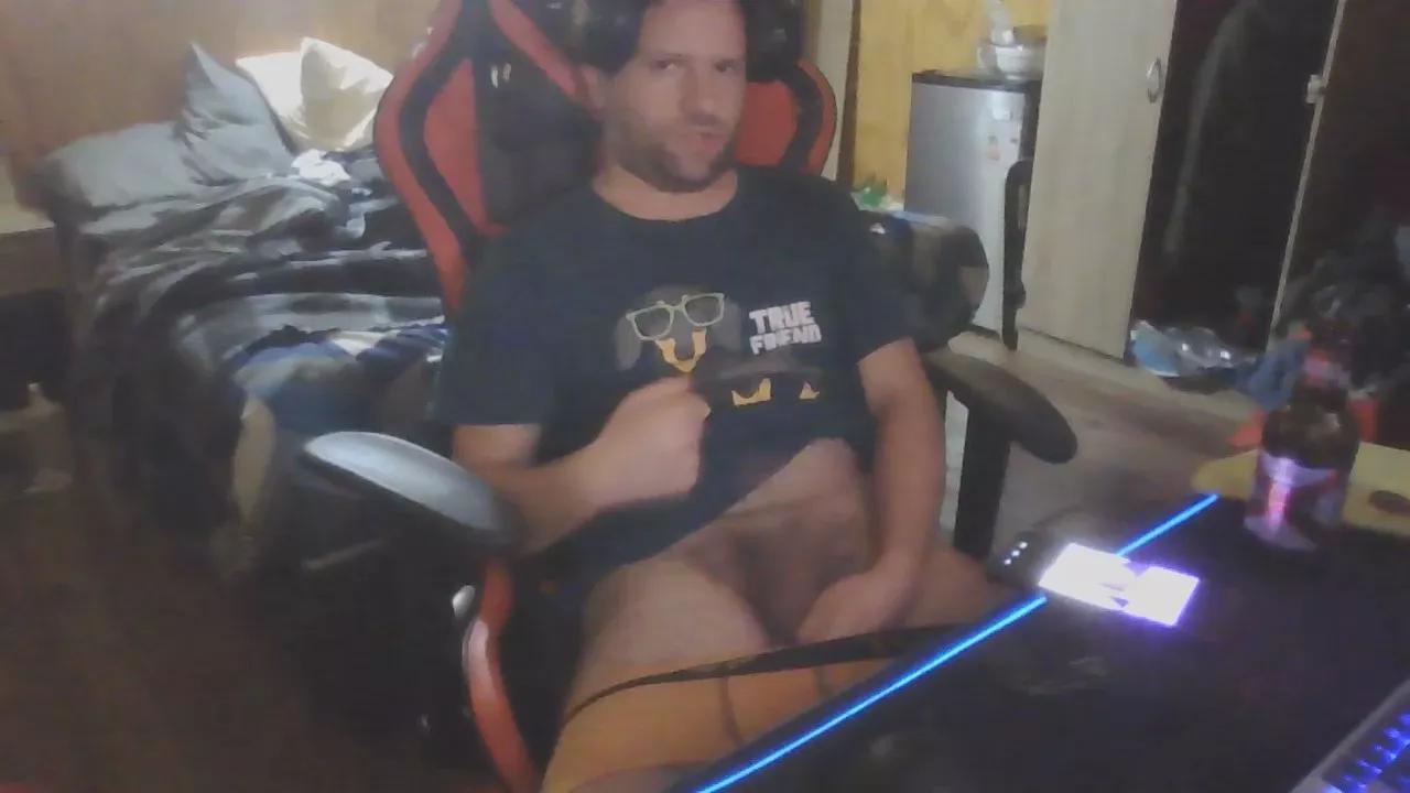 Giingz22 on Cam4 