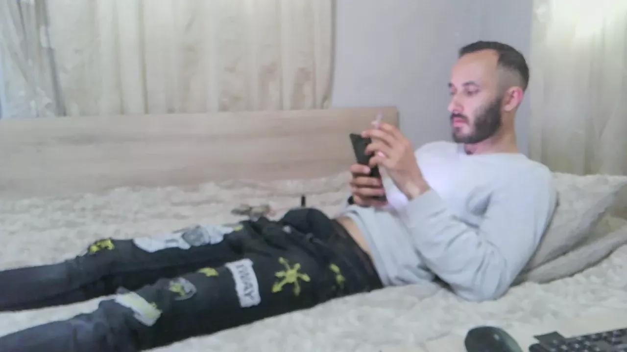 Gionisins_0 on Cam4 