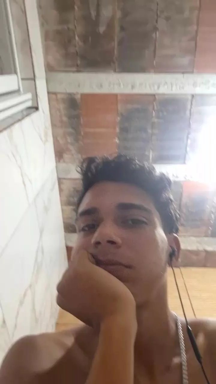 Offline GustaThy on Cam4