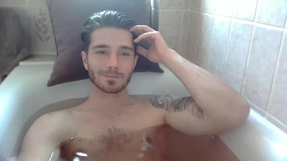 GuyFromNextDoor on Cam4 