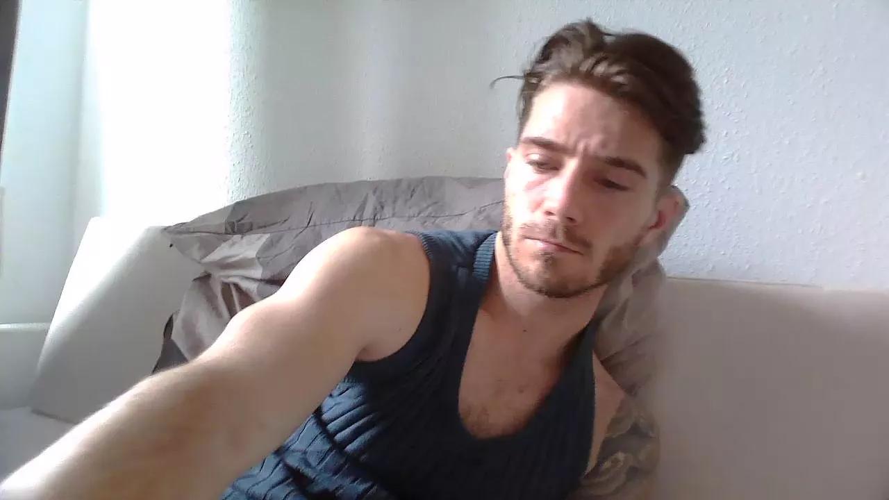 GuyFromNextDoor on Cam4 