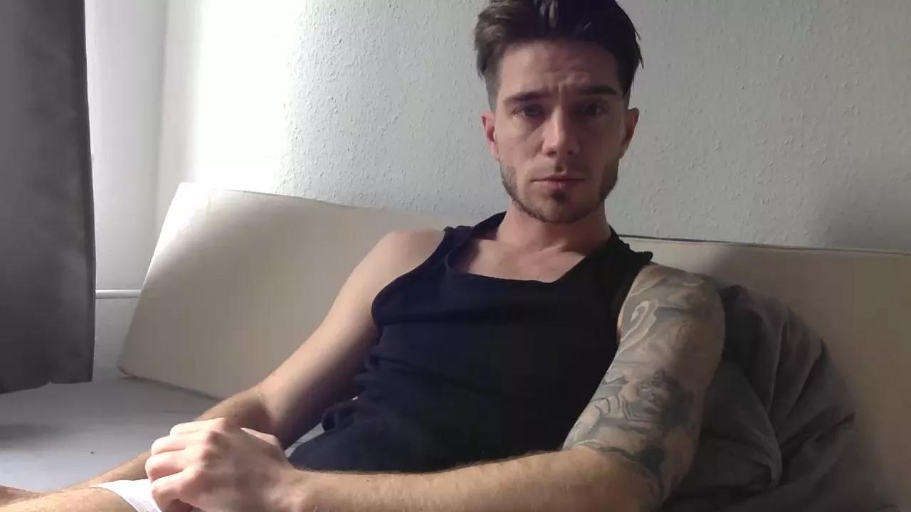GuyFromNextDoor on Cam4 