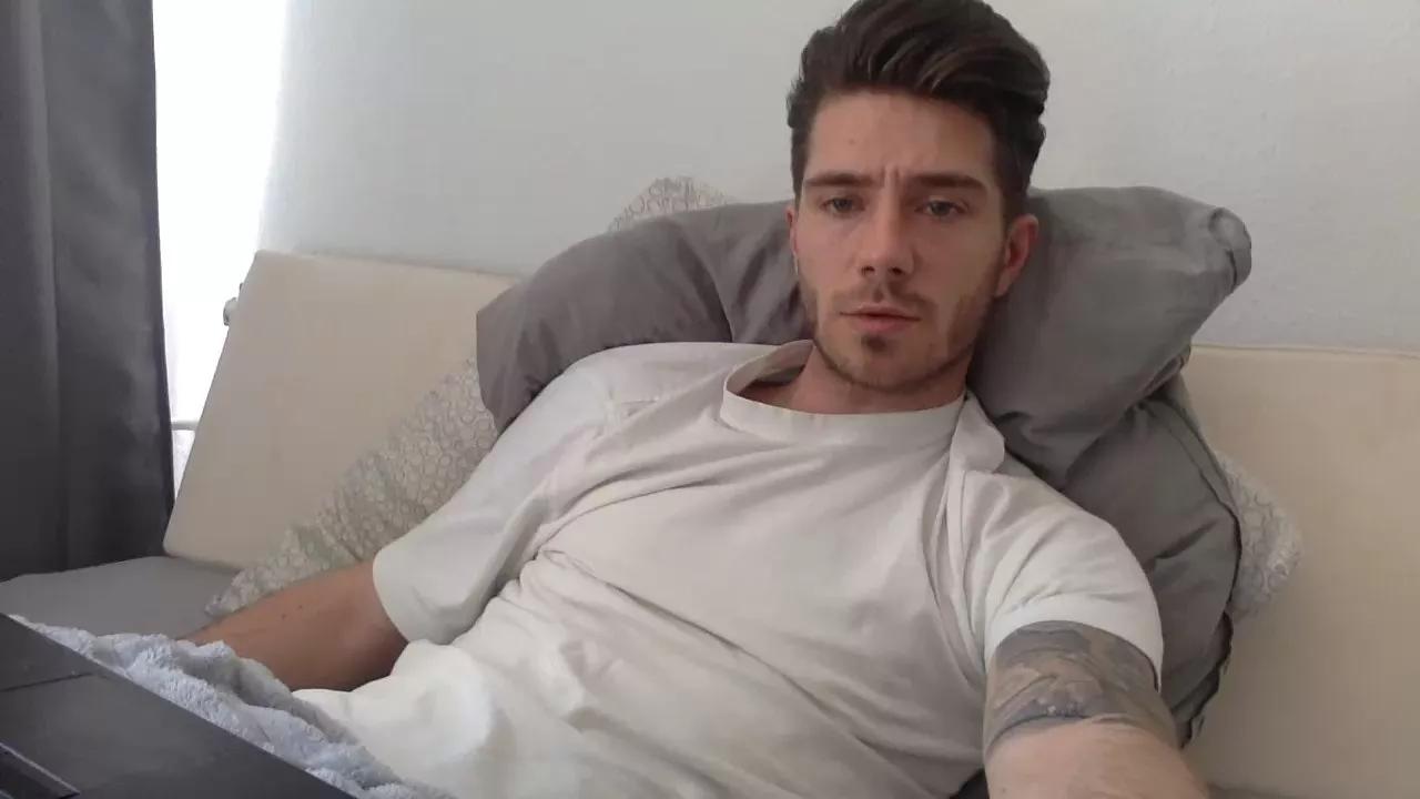 GuyFromNextDoor on Cam4 