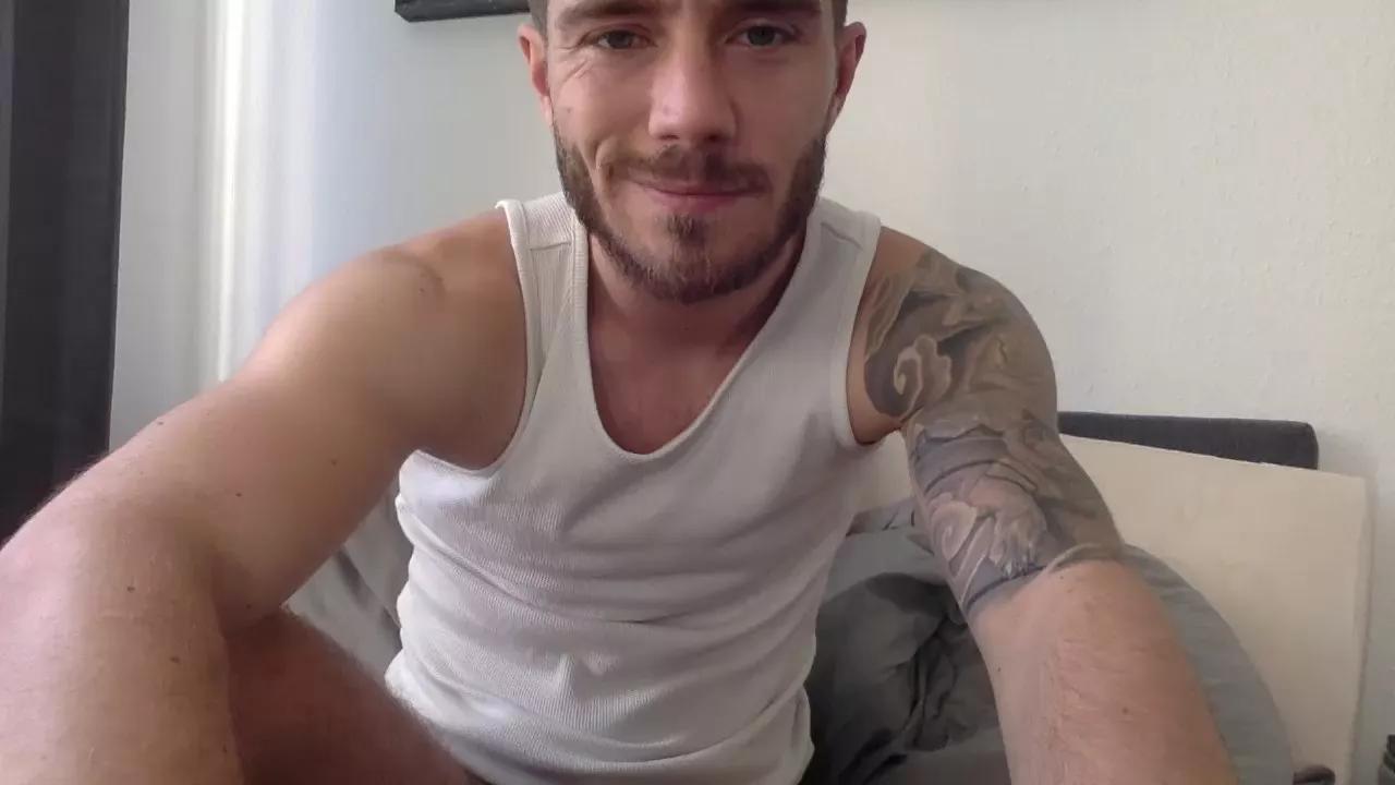 GuyFromNextDoor on Cam4 